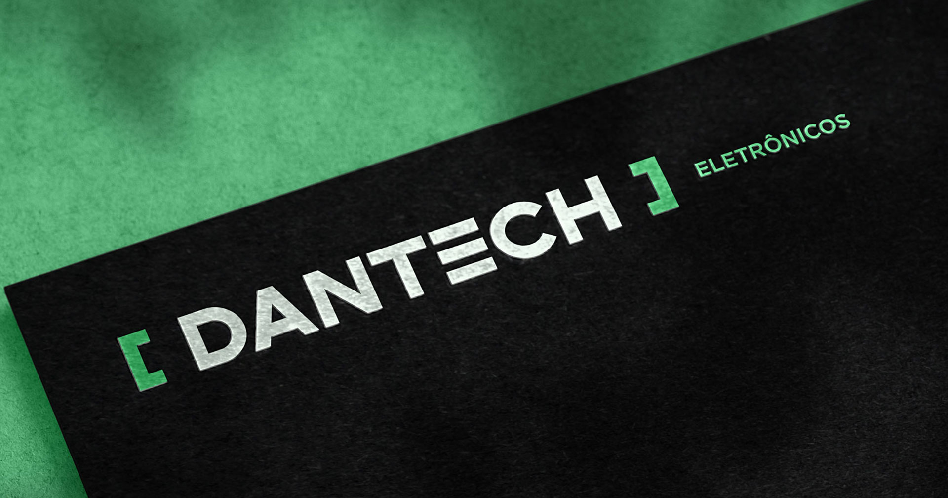 Logotipo DanTech